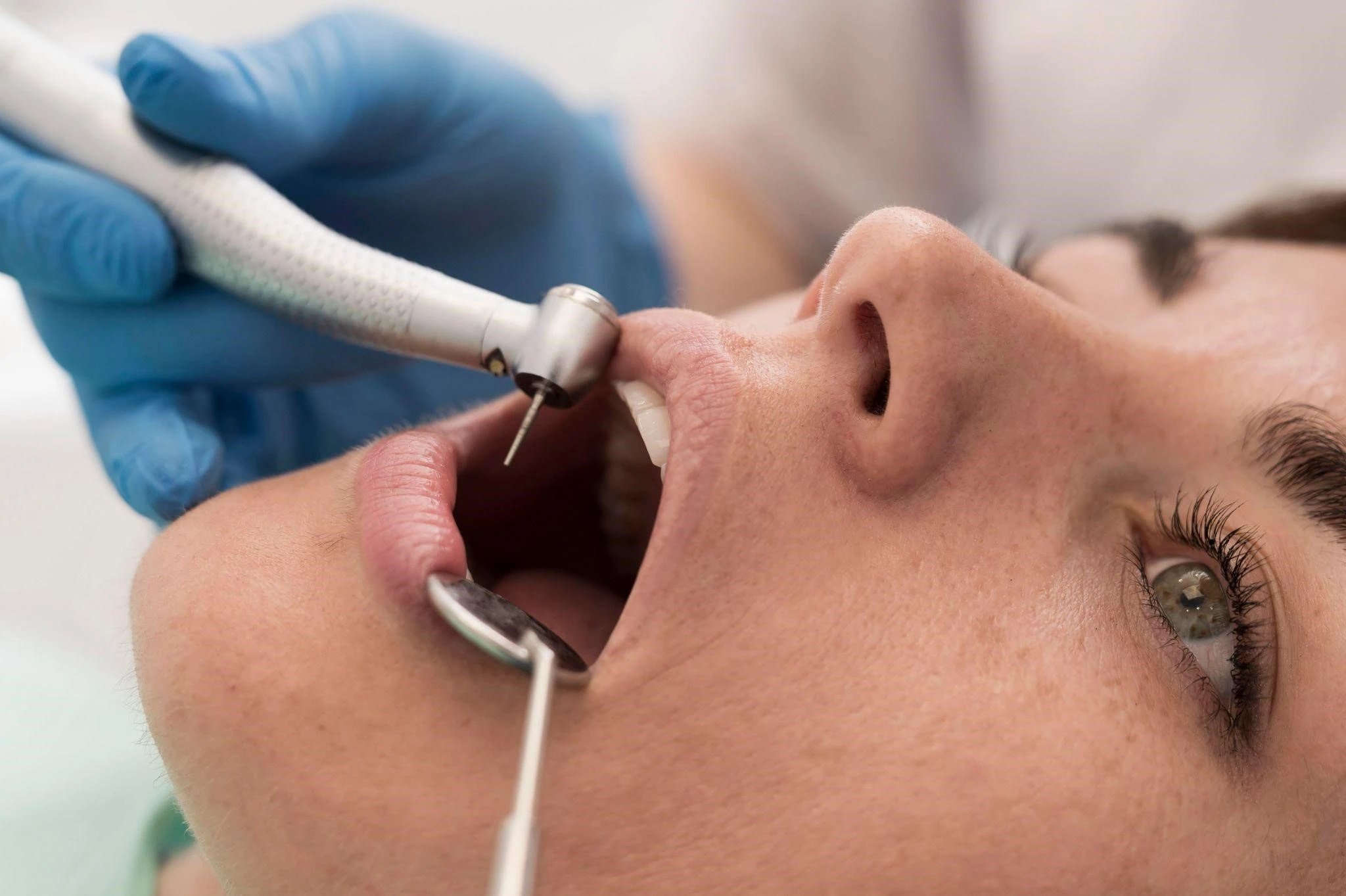 Smile Bright: The Benefits of Teeth Whitening and Cosmetic Dentistry at Williamstown Road Dental Surgery